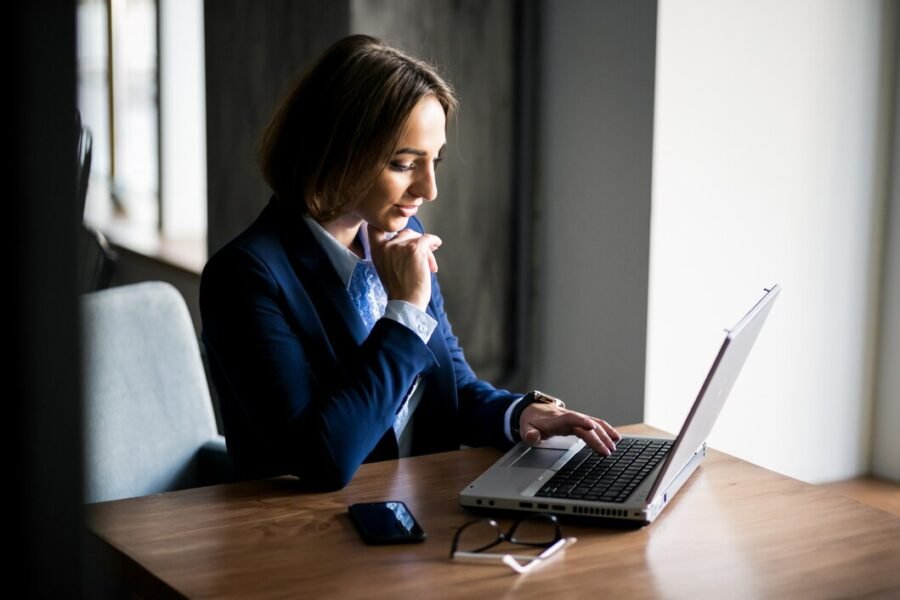 Como pequenas empresas se protegem contra hackers?